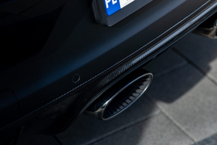 Porsche Cayenne GTS (Black)