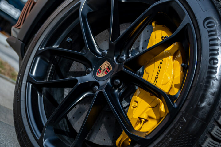 Porsche Cayenne GTS (Black)